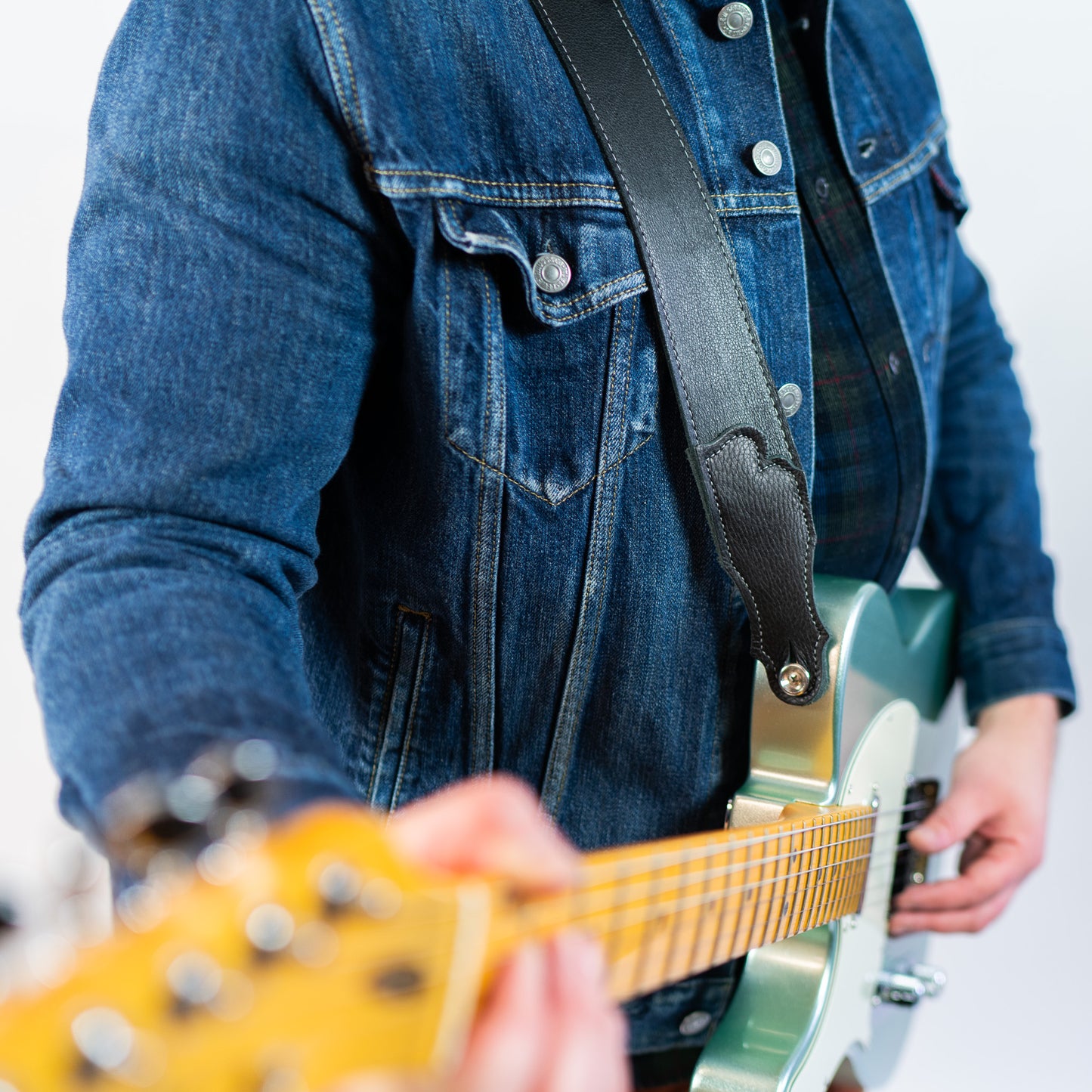 2'' Deluxe 60 Black Leather Guitar Strap